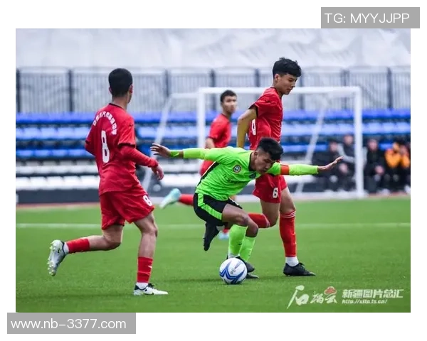 足球学弟的成长之路：从青涩少年到绿茵场上的明星球员